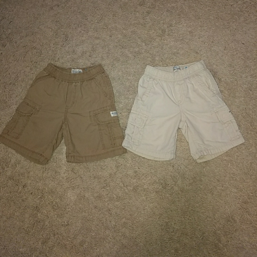 2 Pairs of Children's Place Cargo Shorts 4